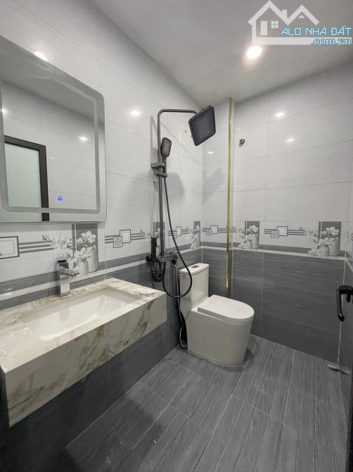 Bán nhà đẹp ở ngày Bùi Xương Trạch, Thanh Xuân. Sổ A4 40m, 4 tầng 4 ngủ, MT3m5 Giá 7.5 tỷ - 6