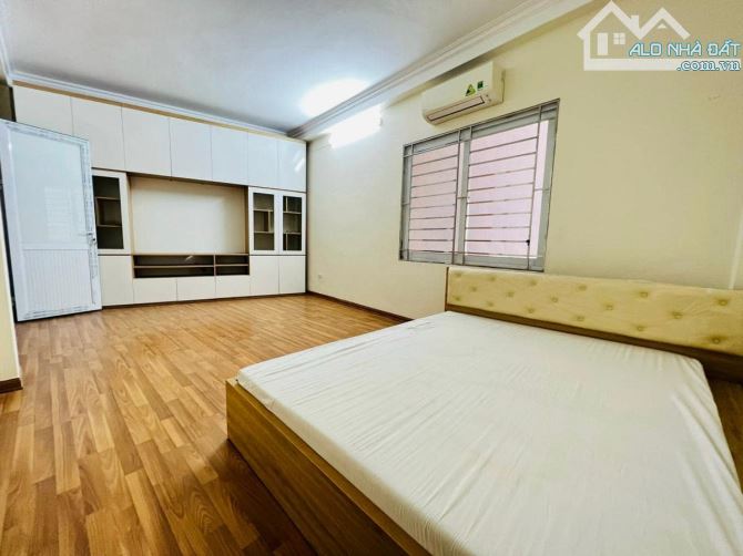 Bán nhà Xuân Đỉnh. DT40m, 5 tầng, MT5m8 Giá 5.7 tỷ. Ô tô đỗ cổng 2 thoáng - 6