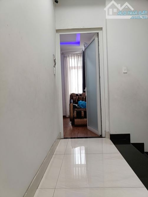 Cần tiền bán gấp nhà mới rất đẹp 95m2, 3 tầng, Lê Văn Thịnh, Quận 2, giá đầu tư - 6