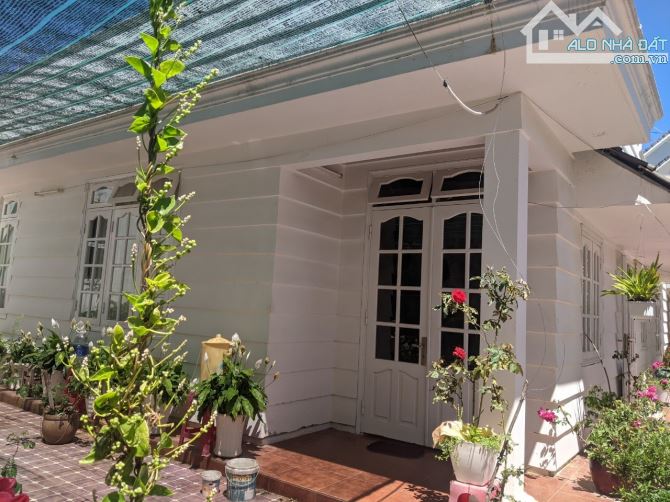 🏡 Villa sân vườn rộng 400m tiện an cư nghỉ dưỡng Diện tích: 21 x 28 mét, Đất ở đô thị.