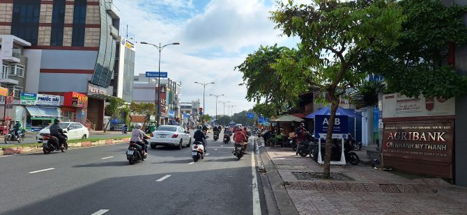 Nằm ở vị trí đắc địa tại Đường Lê Văn Việt, Phường Long Thạnh Mỹ, Thủ Đức, Hồ Chí Minh, că