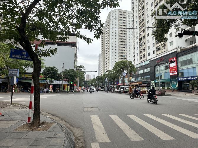 NHÀ ĐẸP Ở LUÔN-CÔNG NĂNG HIỆN ĐẠI-GẦN PHỐ-OTO-DÂN TRÍ CAO-AN NINH TỐT-KHU VĂN MINH-GIÁ RẺ