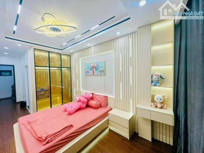 (BÁN NHÀ GẤP) NHÀ TÂN MAI - HOÀNG MAI - 3,2 TỶ - 45M2 - SỔ ĐỎ CẤT KÉT - Ô TÔ ĐỖ CỬA - 3 PH