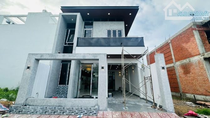 Villa Khu Five Star 5sao 7,5x15 bán gấp 4ty950 cách chợ Bình Chánh 7 phút