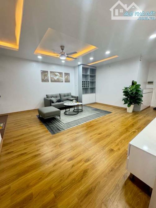 BÁN CĂN HỘ CHUNG CƯ LA KHÊ HÀ ĐÔNG, 3 NGỦ RỘNG ĐẸP LONG LANH, DT: 120M2, GIÁ: 4,58 TỶ