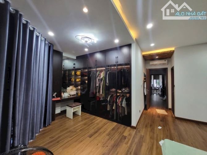 Cần bán nhà 5 tầng có Hâm thang máy tại Vạn Phúc City DT 8,65x23m Sổ Hồng giá rẻ