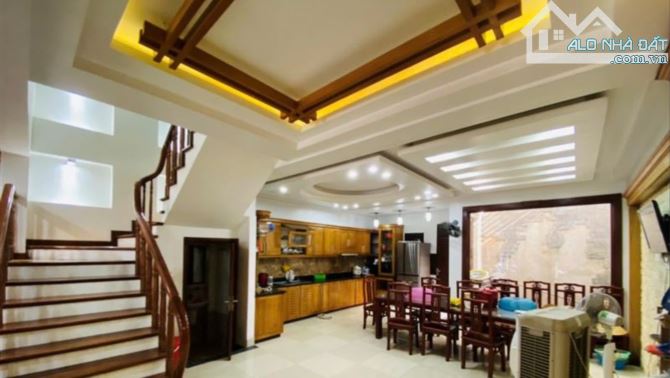 Nhà nhiều tầng đẹp, Bìa Đỏ 2 Quyền DT 93m2, MT siêu rộng, giá tốt MĐ Cát Bi, Hải Phòng - 1