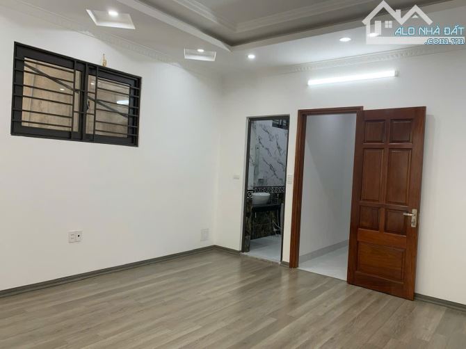 Bán nhà phố Cát Linh quận Đống Đa, 40m2, 5 tầng, thang máy, cách ô tô 30m, giá 8.5 tỷ - 1