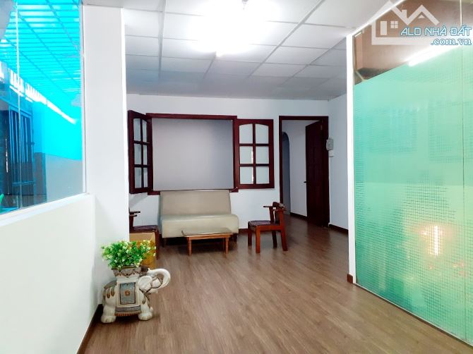 Cho thuê mặt bằng 3m x 15m mặt tiền Nam Kỳ Khởi Nghĩa, Q3 - 1