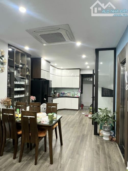 NHÀ ĐẸP VŨ TÔNG PHAN, Ô TÔ TRÁNH,VÀO NHÀ, KD, LÔ GÓC,MẶT TIỀN KHỦNG,TẶNG NỘI THẤT TIỀN TỶ - 1