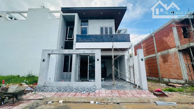 VILLA SIÊU ĐẸP GẦN HOÀN THIỆN TRONG KHU ĐÔ THỊ FIVE STAR 5 SAO GẦN CHỢ BÌNH CHÁNH - 1