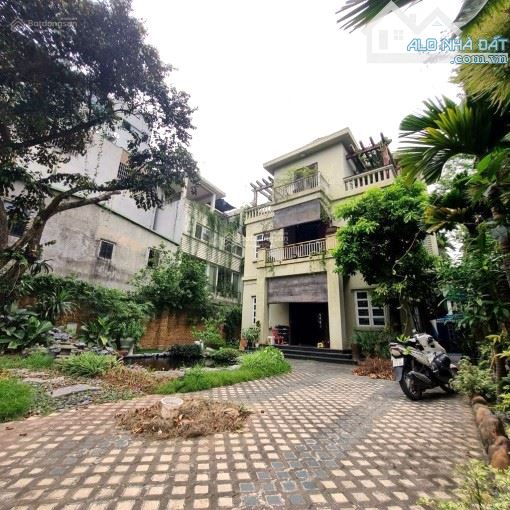 Bán gấp biệt thự 324m2 Bát Khối-Tư Đình-Long Biên, ngay cầu Trần Hưng Đạo, chỉ 42 tỷ. - 1