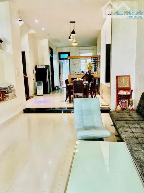 NHÀ 3 TẦNG NGUYỄN TRƯỜNG TỘ, PHƯỜNG PHƯỚC VĨNH. KIỆT OTO TRÁNH NHAU 🏘️🏘️ - 1