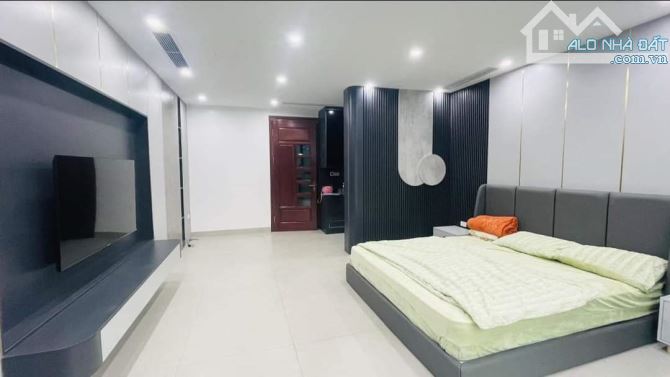 27 tỷ nhà mặt phố Phạm Tuấn Tài, TT Q. Cầu Giấy 60m2 7T MT5m nhà siêu đẹp trước cửa 3 làn - 1
