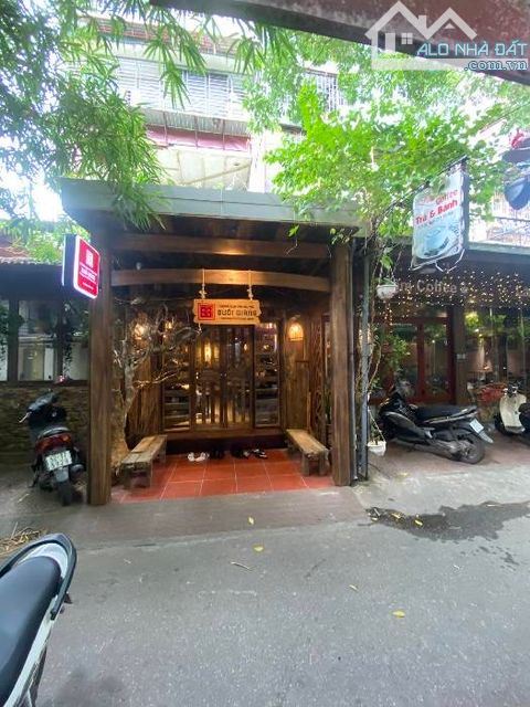 Bán nhà ngay mặt đường Cầu Giấy, 40m2, chỉ hơn 3 tỷ, để ở hoặc kinh doanh quán cafe cực tố - 1