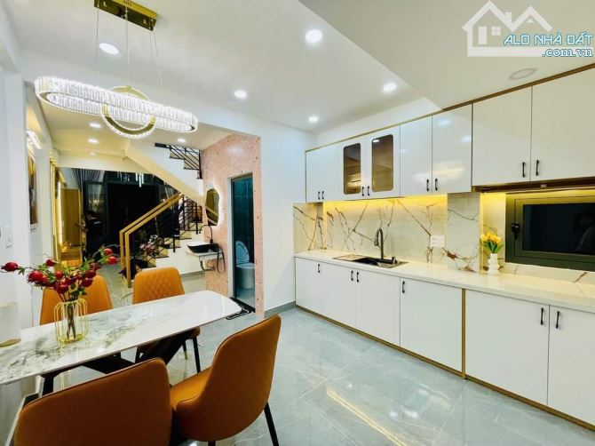 Bán Nhà Đẹp Bình Thạnh. Hẻm Rộng 8m, Gần Phan Văn Trị, Ngang 4.4m x 12, 3 Tầng, Nhỉnh 8 Tỷ - 1