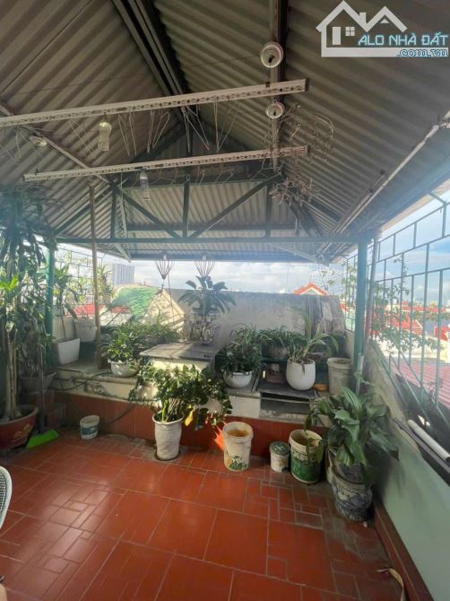 Mặt đường Đình Đông. Dt: 58m x 4 tầng. Giá 9.3 tỷ. - 2