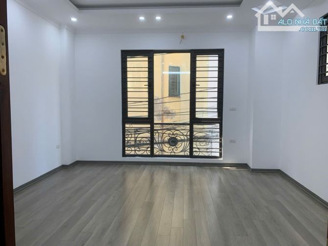 Bán nhà phố Cát Linh quận Đống Đa, 40m2, 5 tầng, thang máy, cách ô tô 30m, giá 8.5 tỷ - 2