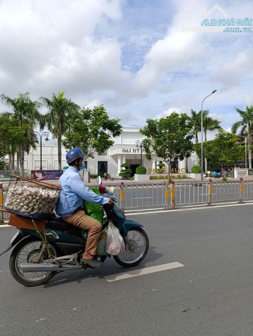 MẶT TIỀN KINH DOANH LÝ CHIÊU HOÀNG DT 3.7X22.5M GIÁ 14.9 TỶ - 2