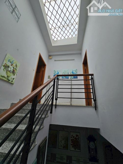 Bán nhà 2 tầng, 72m2, ngang 5m, 3pn, ở ngay Trần Hưng Đạo , p Đông Hòa , chỉ 3 tỷ 7 - 3