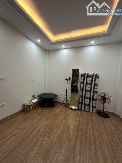BÁN NHÀ BÁT KHỐI, DT 30.2M x 5 TẦNG, MT 6.18M, CHỈ 6 TỶ, NGÕ RỘNG, VỊ TRÍ SIÊU ĐẸP - 3