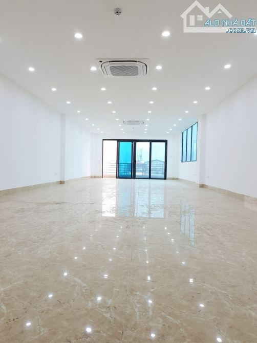 Bán ĐẤT Mặt phố Lạc Trung. 120m2 - MT 6.2m. 2 Mặt tiền - Vỉa hè, Kinh doanh - Xây tòa Buid - 4