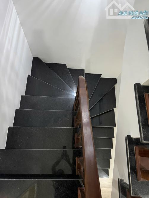 Bán nhà đệp ở luôn Trần Thái Tông, Cầu Giấy. DT36m, 5 tầng, MT3m5 Giá 11 tỷ. Ô tô đỗ cửa - 5
