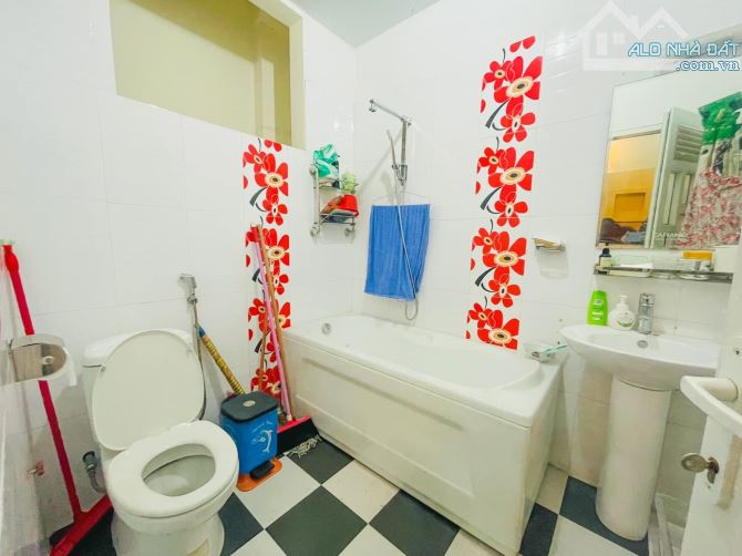 Bán nhà đẹp ở ngay Đường Láng, Đống Đa. DT50m, 5 tầng, MT5m6 Giá 10 tỷ - 7