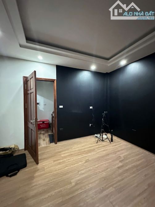 BÁN NHÀ BÁT KHỐI, DT 30.2M x 5 TẦNG, MT 6.18M, CHỈ 6 TỶ, NGÕ RỘNG, VỊ TRÍ SIÊU ĐẸP - 7