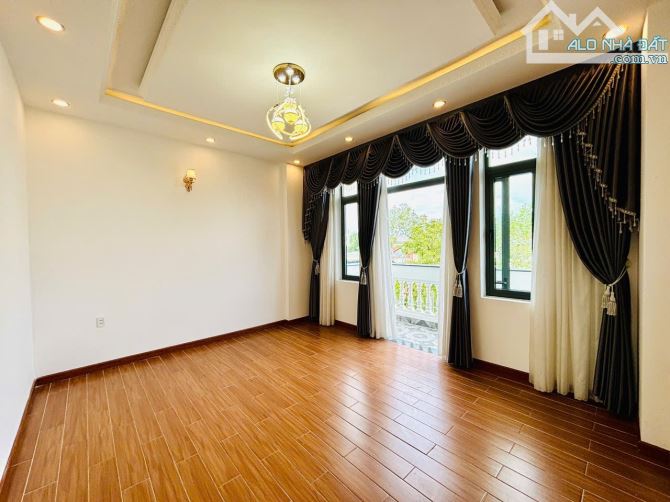 Bán Nhà Trung Chánh Gần chợ ngã Ba Bầu- 94M2( 5x19) - 4 Tầng- HXH Thông - Hơn 6 Tỷ - 8