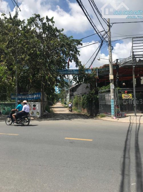 Bán 2 lô đất Trần Thị Năm (TCH10). DT: 20x21m/2 lô, Giá bán lẻ : 11 tỷ/lô