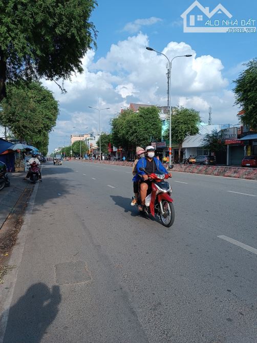 Bán nhà căn góc MTKD Lê Trọng Tấn Tân Phú 9.7x24m đúc 1 lầu (gần Bờ Bao Tân Thắng)