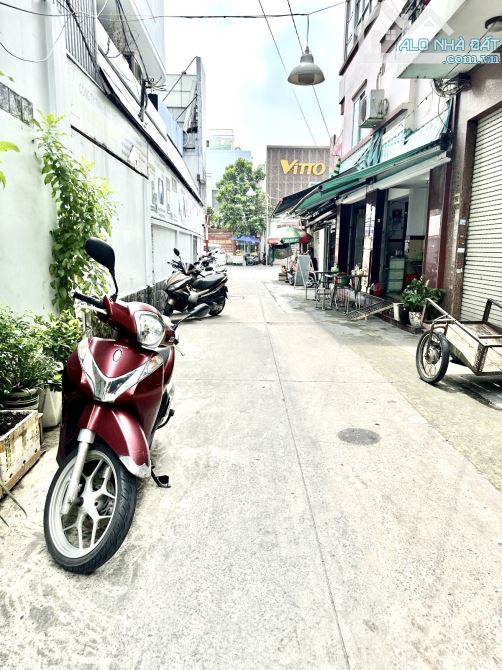 Bán nhà Tô Hiến Thành, phường 15, Quận 10 (4.1x23) gần Mặt Tiền 9.8 tỷ TL.