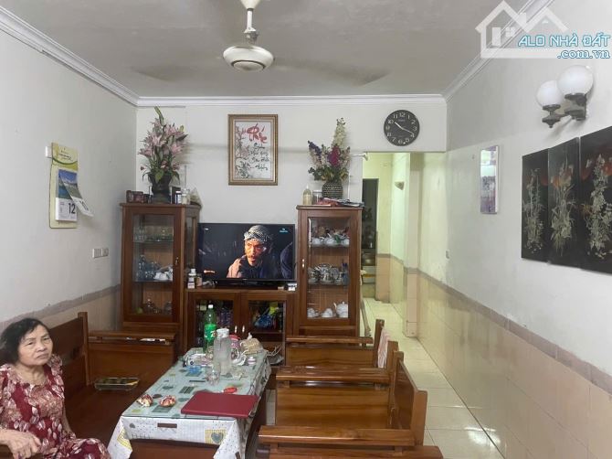 BÁN! Nhà Phân Lô Phố Hoa Bằng, Cầu Giấy 68m2, 5T, 10 tỷ, Ô Tô Đỗ Cửa, Sau QH Ra Mặt Phố.