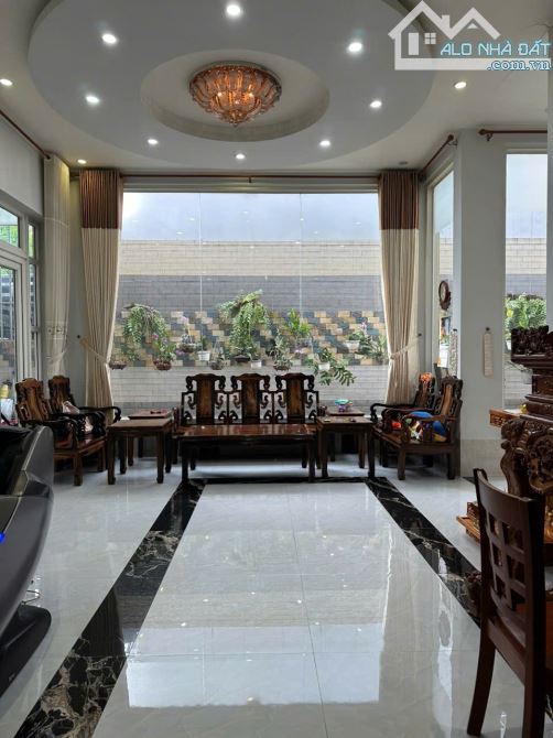 Bán biệt thự 10x21 phường Tân Hiệp, gần BigC