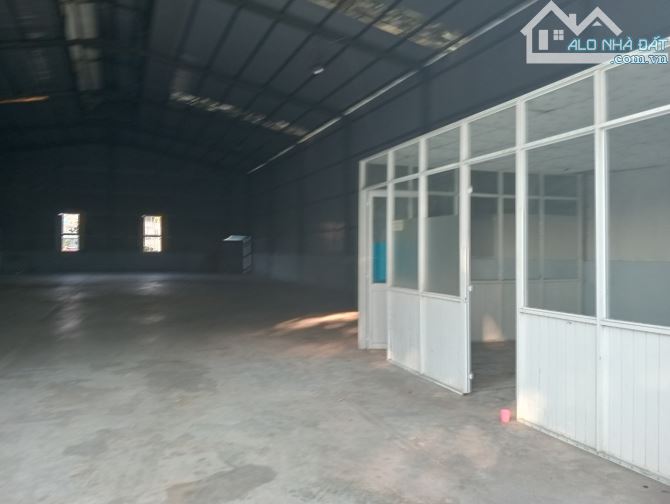 Cho thuê 400m2 xưởng An Phú - Thuận An có điện 3 pha có văn phòng xa dân