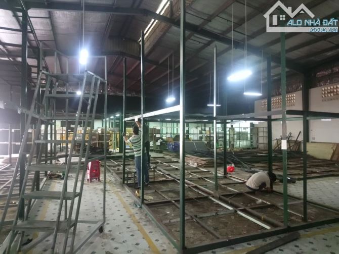 Cho thuê kho SIÊU VIP 1200m2 mặt tiền đường Đào Duy Anh, P.9, Q. Phú Nhuận.