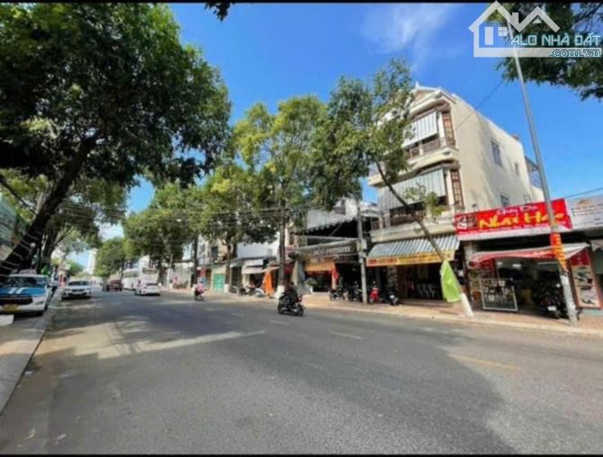 Bán lô đất 360m2 ngang 20met mặt đường Nguyễn Đức Cảnh, Phước Long, Nha Trang