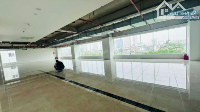 Cho thuê 1000m2 sàn TM tầng 3, khối đế CC tại Hà Đông giá chỉ 8$/m2