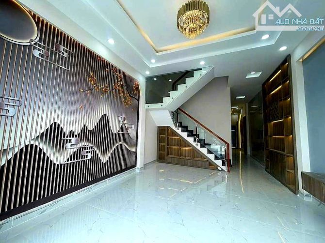 NHÀ MỚI XÂY 106m2  NGAY KHU CÔNG NGHIỆP CẦU TRÀM CÁCH CHỢ BÌNH CHÁNH 5KM