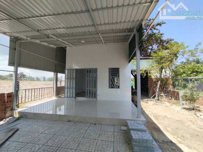 bán đất vườn 1000m2 có sẵn 200m2 thổ cư, Tân Phước, LaGi, Bình Thuận. Giá 2 triệu/1m2