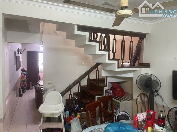 BÁN! Nhà Phân Lô Phố Hoa Bằng, Cầu Giấy 68m2, 5T, 10 tỷ, Ô Tô Đỗ Cửa, Sau QH Ra Mặt Phố. - 1