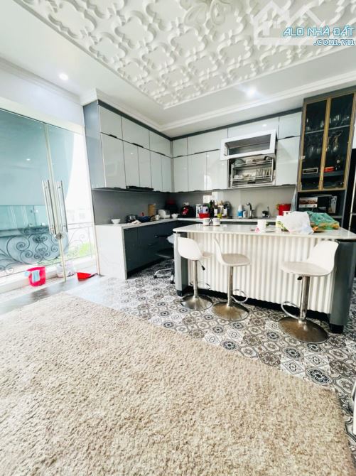 Nhà đẹp dân xây phân lô Cái Hòm - Tuyến 2 Lê Hồng Phong. DT 60m2 x 6T Thang Máy - 12