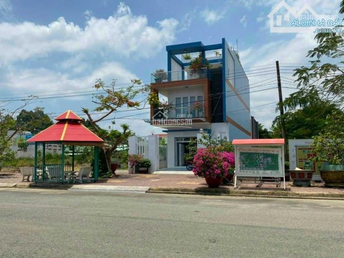 Vướng Nhà trong ngân Hàng ra 1 Lô góc 292m2 giá 13tr/m2Trong Khu HUD & XDHN . SHR - 2