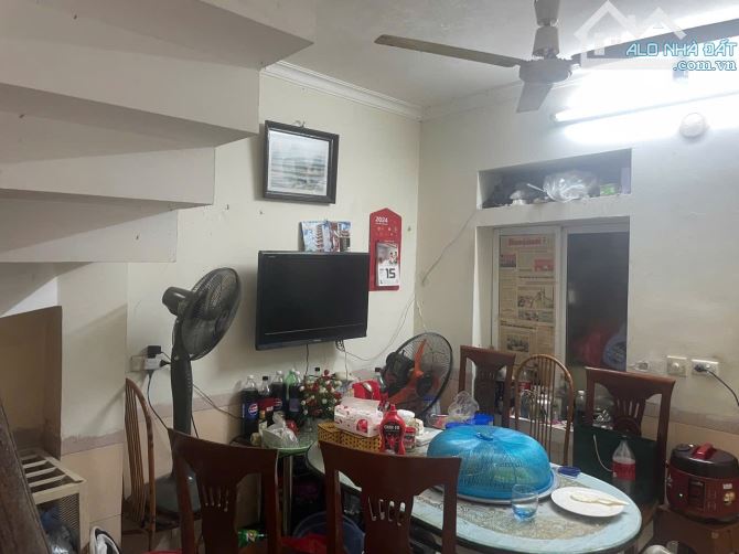 BÁN! Nhà Phân Lô Phố Hoa Bằng, Cầu Giấy 68m2, 5T, 10 tỷ, Ô Tô Đỗ Cửa, Sau QH Ra Mặt Phố. - 2