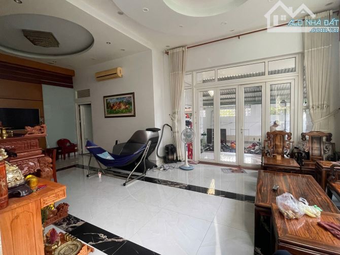 Bán biệt thự 10x21 phường Tân Hiệp, gần BigC - 2