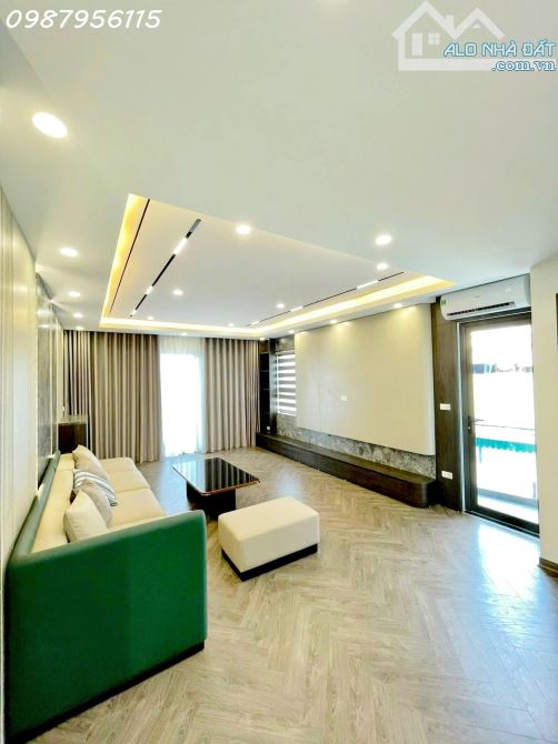 Bán nhà Ngọc Lâm - 60m2, 6 tầng thang máy - Mt 5m - 5 phút sang phố cổ - 2