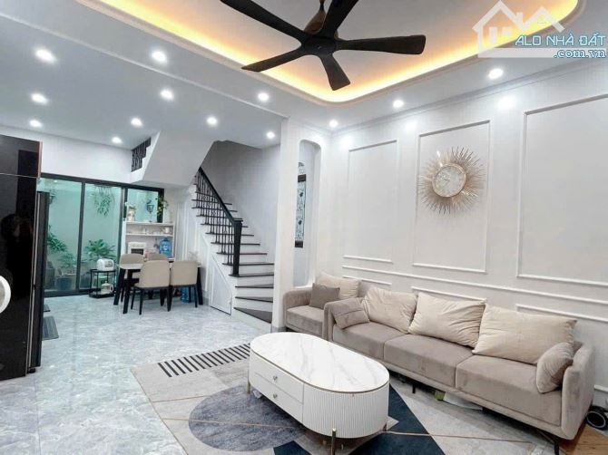 Nhà đẹp full nội thất 5 tầng 35m2 mặt tiền 4 m giá hợp lý nhất thời điểm hiện tại - 2