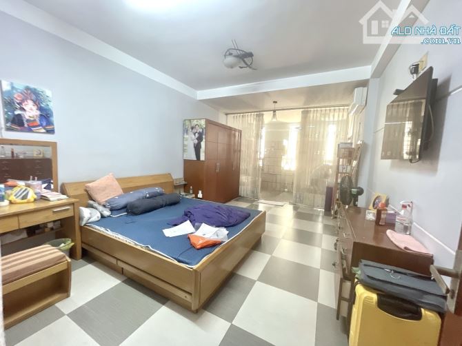 NGUYỄN VĂN ĐẬU, BÌNH THẠNH - HẺM 6M - DT: 135M2 - 3 TẦNG - GIÁ 13,5 TỶ. - 3