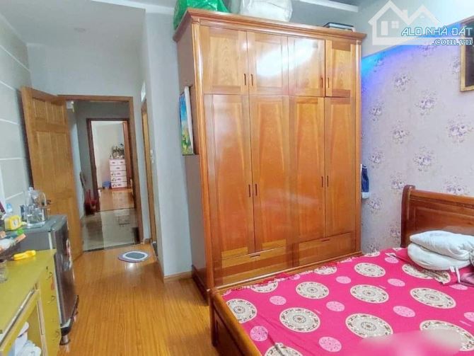 Tân Bình - Bán nhà 3 tầng hẻm xe hơi đường Bùi Thị Xuân , DT: 52m2 nở hậu, 6tỷ2 - 3